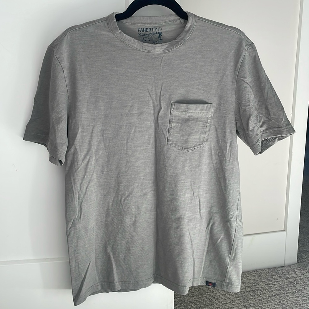 Faherty Sunwashed Pocket Tee - Men’s Small